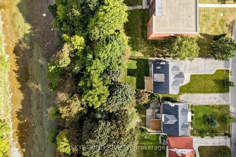 Photo 41 at 19 Riverview Heights, Humber Heights, Toronto