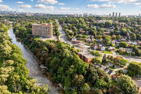 Photo 42 at 19 Riverview Heights, Humber Heights, Toronto