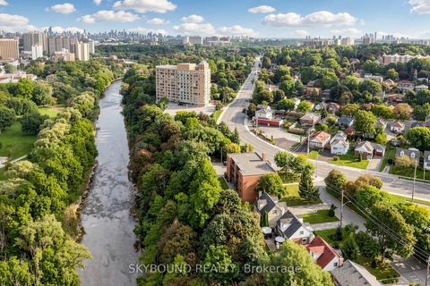 Photo 48 at 19 Riverview Heights, Humber Heights, Toronto