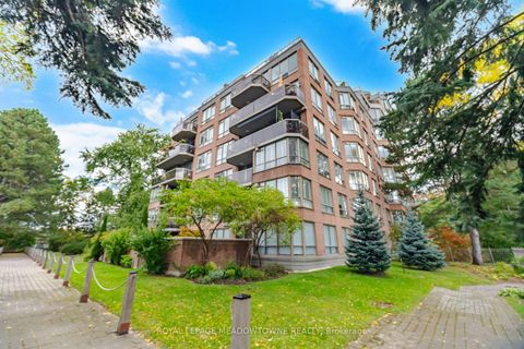 Photo 1 at 816 - 1 Ripley Avenue, Swansea, Toronto
