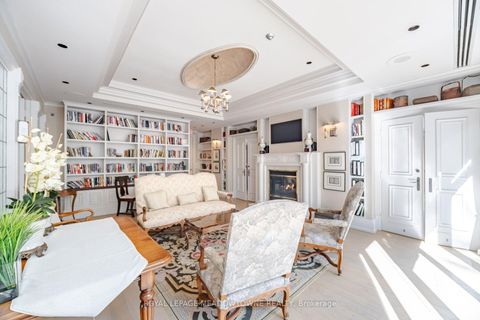 Photo 6 at 816 - 1 Ripley Avenue, Swansea, Toronto