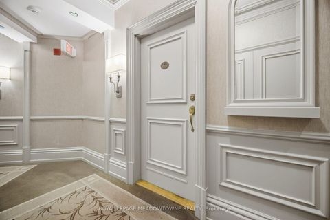 Photo 7 at 816 - 1 Ripley Avenue, Swansea, Toronto