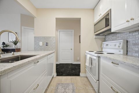Photo 9 at 816 - 1 Ripley Avenue, Swansea, Toronto