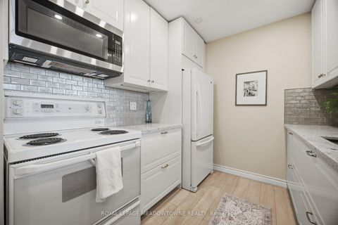 Photo 12 at 816 - 1 Ripley Avenue, Swansea, Toronto