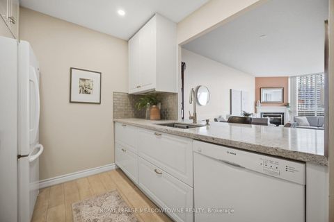Photo 13 at 816 - 1 Ripley Avenue, Swansea, Toronto