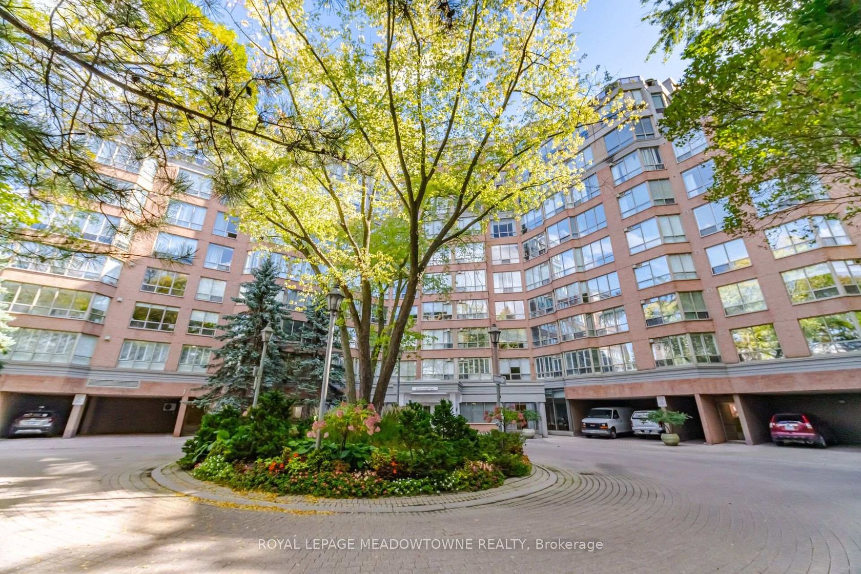 816 - 1 Ripley Avenue, Swansea, Toronto 