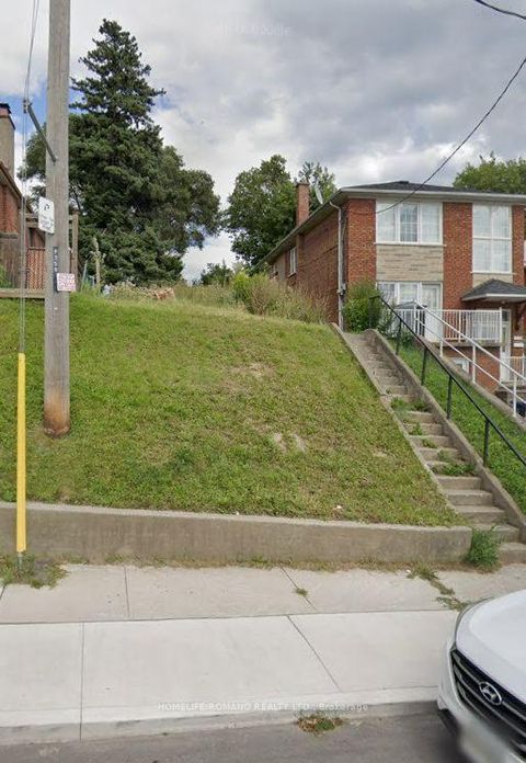 Photo 1 at 357 Silverthorn Avenue, Eglinton West, Toronto