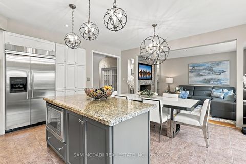 Photo 7 at 35 Tiana Court, Vellore Village, Vaughan