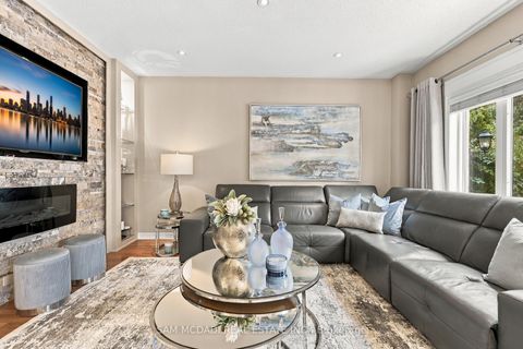 Photo 12 at 35 Tiana Court, Vellore Village, Vaughan