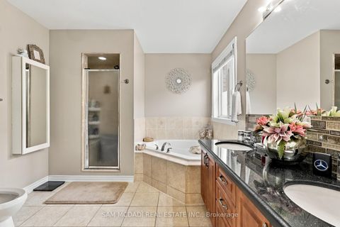 Photo 23 at 35 Tiana Court, Vellore Village, Vaughan