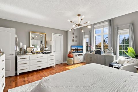 Photo 26 at 35 Tiana Court, Vellore Village, Vaughan