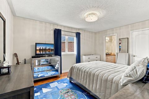 Photo 29 at 35 Tiana Court, Vellore Village, Vaughan