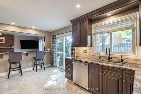 Photo 4 at 61 Oakridge Drive, Sunnidale, Barrie
