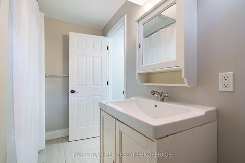 Photo 23 at 61 Oakridge Drive, Sunnidale, Barrie