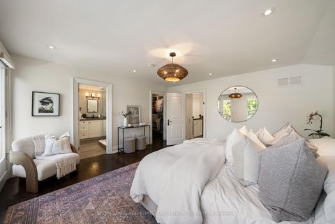 Photo 13 at 130 Donlea Drive, Leaside, Toronto