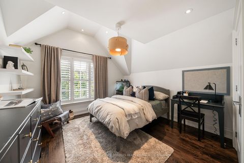 Photo 17 at 130 Donlea Drive, Leaside, Toronto