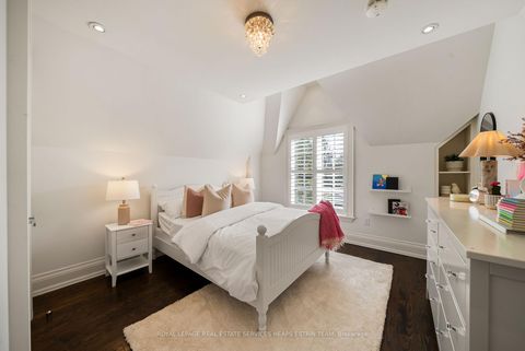 Photo 19 at 130 Donlea Drive, Leaside, Toronto