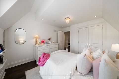 Photo 20 at 130 Donlea Drive, Leaside, Toronto