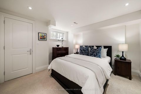 Photo 29 at 130 Donlea Drive, Leaside, Toronto