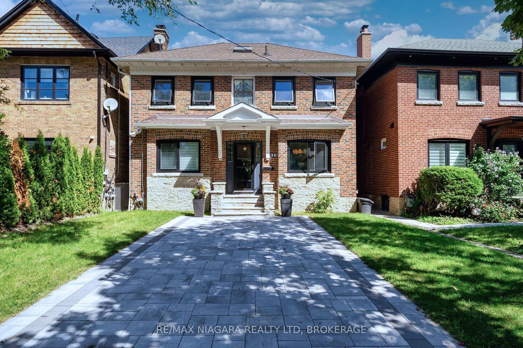 38 Yonge Boulevard, Lawrence Park North, Toronto 