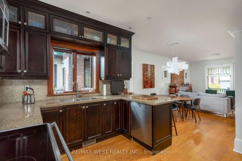Photo 11 at 81 Chelsea Avenue, High Park North, Toronto