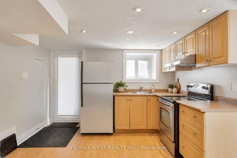 Photo 30 at 81 Chelsea Avenue, High Park North, Toronto