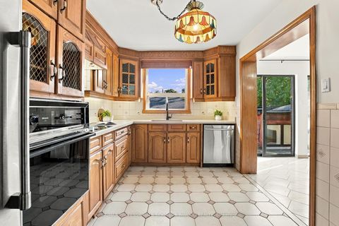Photo 8 at 137 Evelyn Avenue, High Park North, Toronto