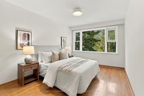 Photo 14 at 137 Evelyn Avenue, High Park North, Toronto