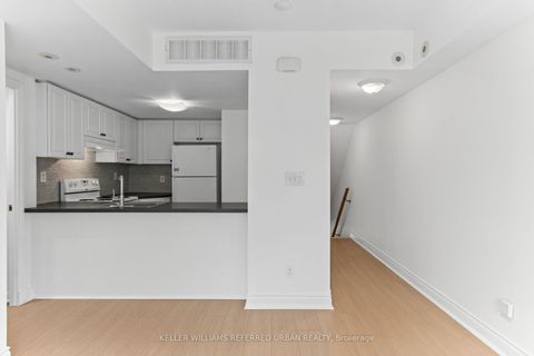 Photo 11 at 2016 - 3035 Finch Avenue W, Humbermede, Toronto