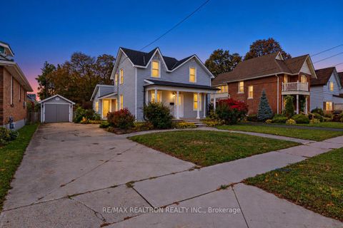 Photo 2 at 52 Parkside Drive, Queen's Park, Barrie