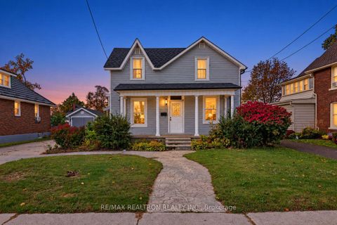Photo 3 at 52 Parkside Drive, Queen's Park, Barrie