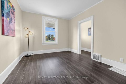 Photo 5 at 52 Parkside Drive, Queen's Park, Barrie