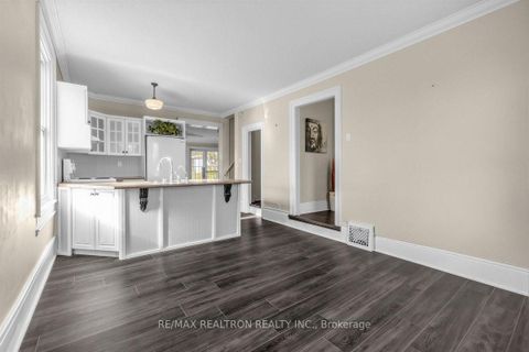 Photo 12 at 52 Parkside Drive, Queen's Park, Barrie