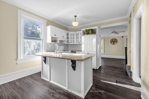 Photo 13 at 52 Parkside Drive, Queen's Park, Barrie