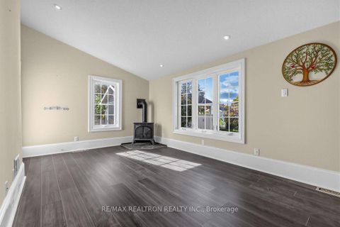 Photo 16 at 52 Parkside Drive, Queen's Park, Barrie
