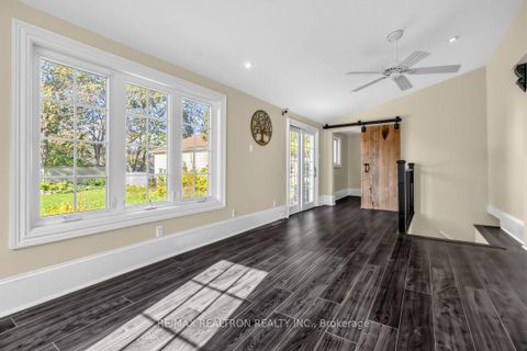 Photo 19 at 52 Parkside Drive, Queen's Park, Barrie