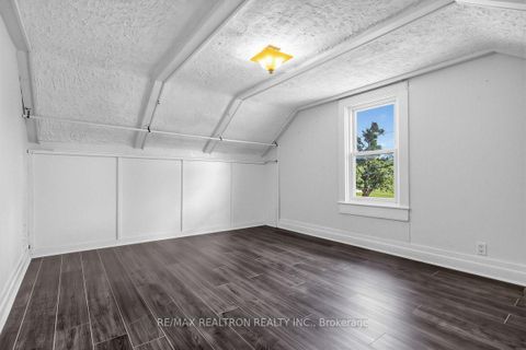 Photo 24 at 52 Parkside Drive, Queen's Park, Barrie