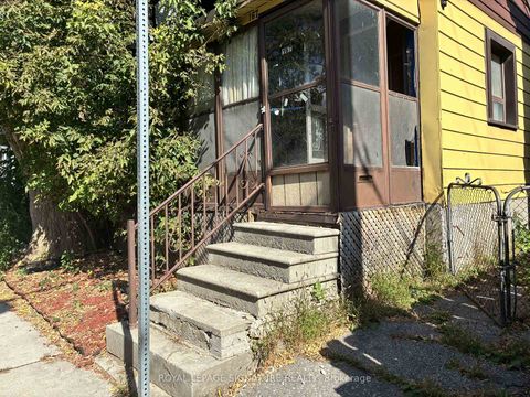Photo 1 at 167 Craven Road, Coxwell, Toronto