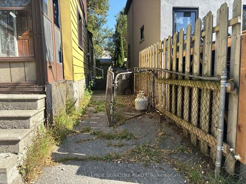 Photo 2 at 167 Craven Road, Coxwell, Toronto