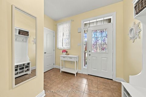 Photo 3 at 43 Booth Lane, Painswick South, Barrie
