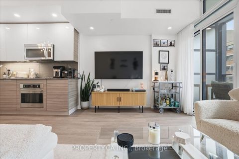 Photo 3 at 606 - 210 Simcoe Street, Chinatown, Toronto