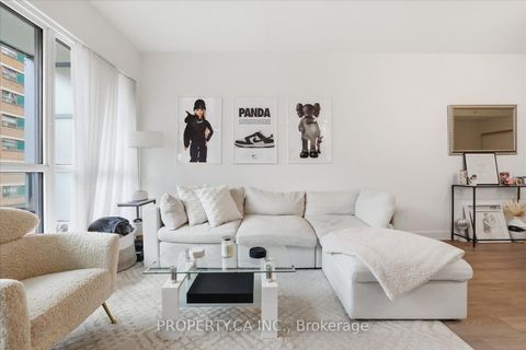 Photo 4 at 606 - 210 Simcoe Street, Chinatown, Toronto