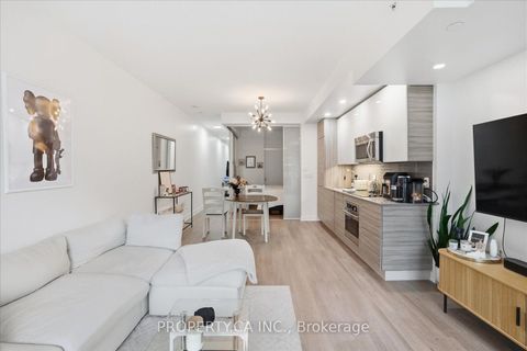 Photo 6 at 606 - 210 Simcoe Street, Chinatown, Toronto