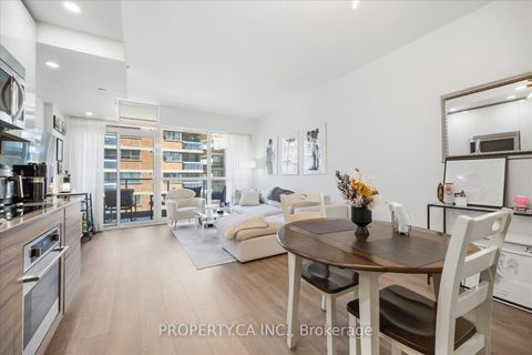 Photo 7 at 606 - 210 Simcoe Street, Chinatown, Toronto