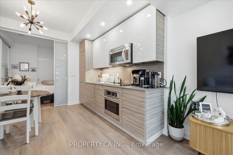 Photo 8 at 606 - 210 Simcoe Street, Chinatown, Toronto