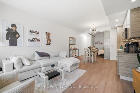 Photo 9 at 606 - 210 Simcoe Street, Chinatown, Toronto