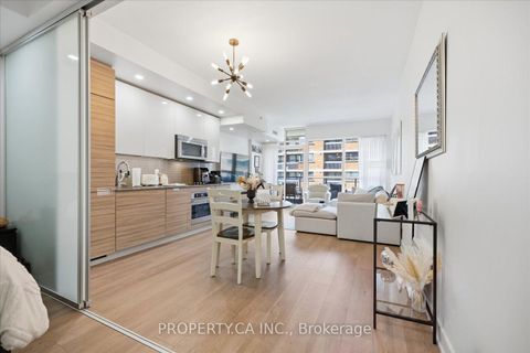 Photo 11 at 606 - 210 Simcoe Street, Chinatown, Toronto