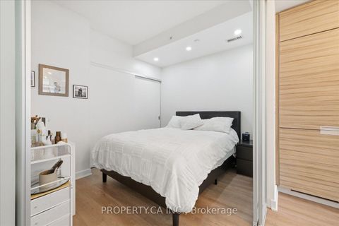 Photo 12 at 606 - 210 Simcoe Street, Chinatown, Toronto
