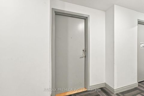 Photo 4 at 407 - 2522 Keele Street, Maple Leaf, Toronto