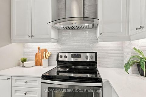 Photo 12 at 407 - 2522 Keele Street, Maple Leaf, Toronto